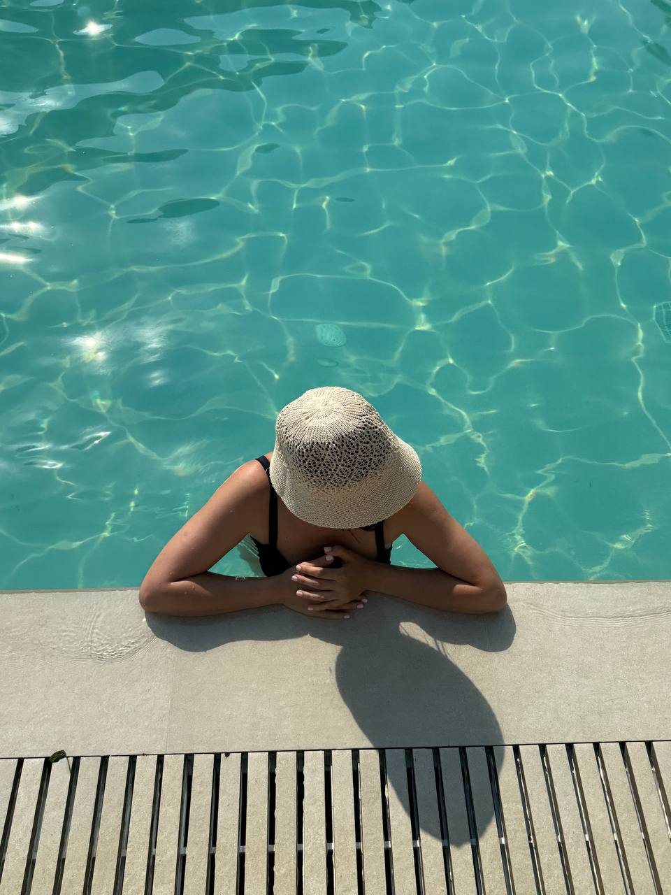 Отдых у бассейна